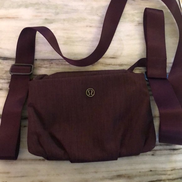 lululemon athletica Handbags - SOLD 🍋 Lululemon Crossbody Burgundy Purse